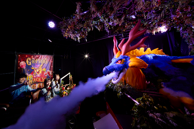 ドラゴンへのスリリングな餌やり体験