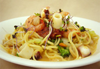 Naples-style seafood cream spaghetti