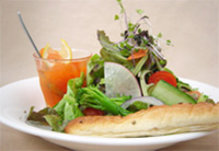 Fresh vegetable salad with foccaccio